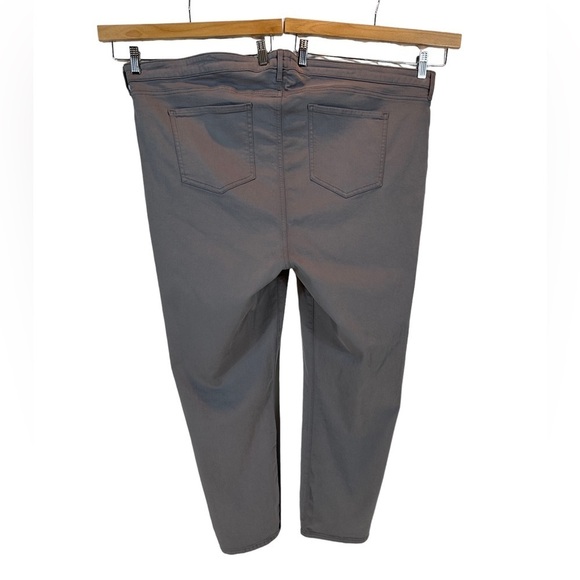 Curves 360 by NYDJ Slim Straight Ankle Jeans - Grey - size 28 - Picture 2 of 7